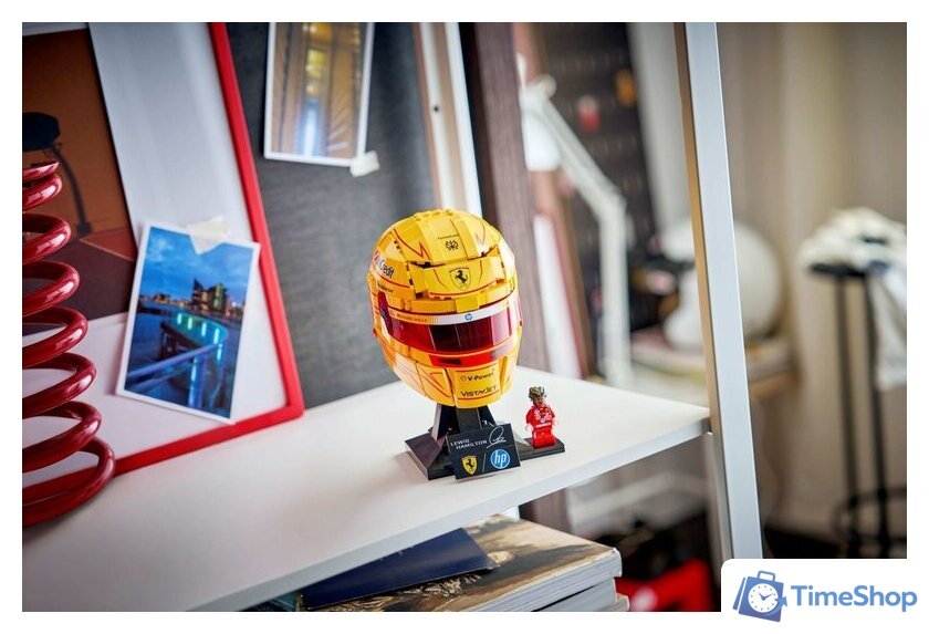 Конструктор LEGO Editions 43022 Шлем Льюиса Хэмилтона команды Scuderia Ferrari HP - Изображение №9 — Интернет-магазин Time-Shop