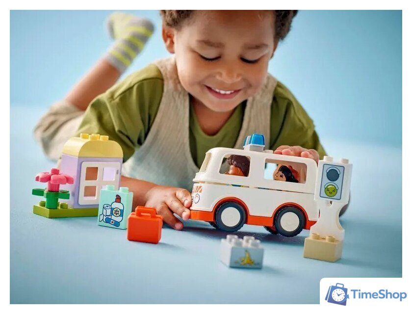 Конструктор LEGO Duplo Скорая помощь и водитель 10447 - Изображение №7 — Интернет-магазин Time-Shop