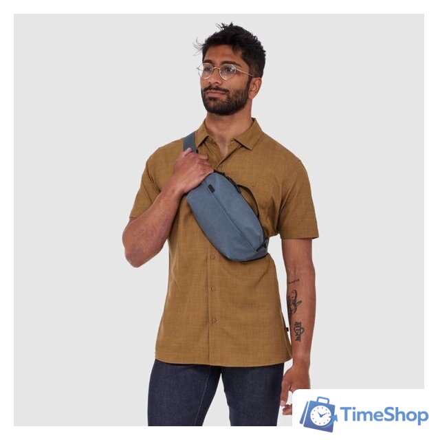 Сумка на пояс Thule Aion Sling Bag TASB102DSL 3205019 (синий) - Изображение №5 — Интернет-магазин Time-Shop