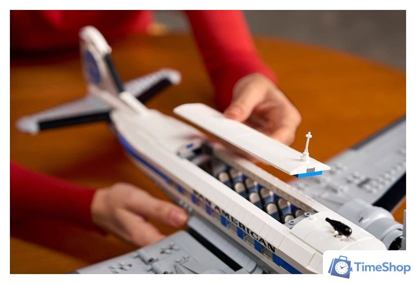 Конструктор LEGO Icons 11378 Douglas DC-3 PAN AM Airliner - Изображение №11 — Интернет-магазин Time-Shop