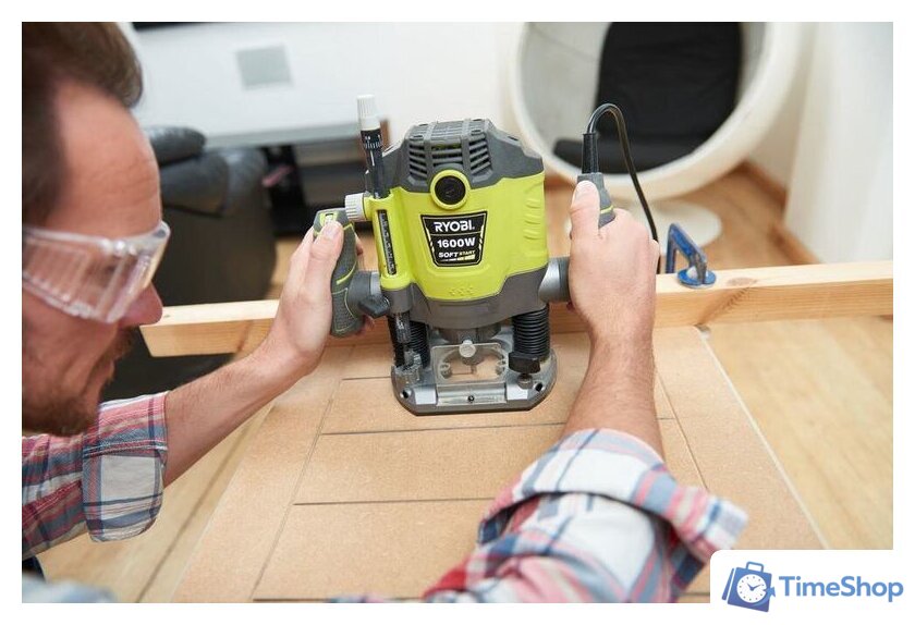 Вертикальный фрезер Ryobi RRT1600-K 5133004796 - Изображение №3 — Интернет-магазин Time-Shop