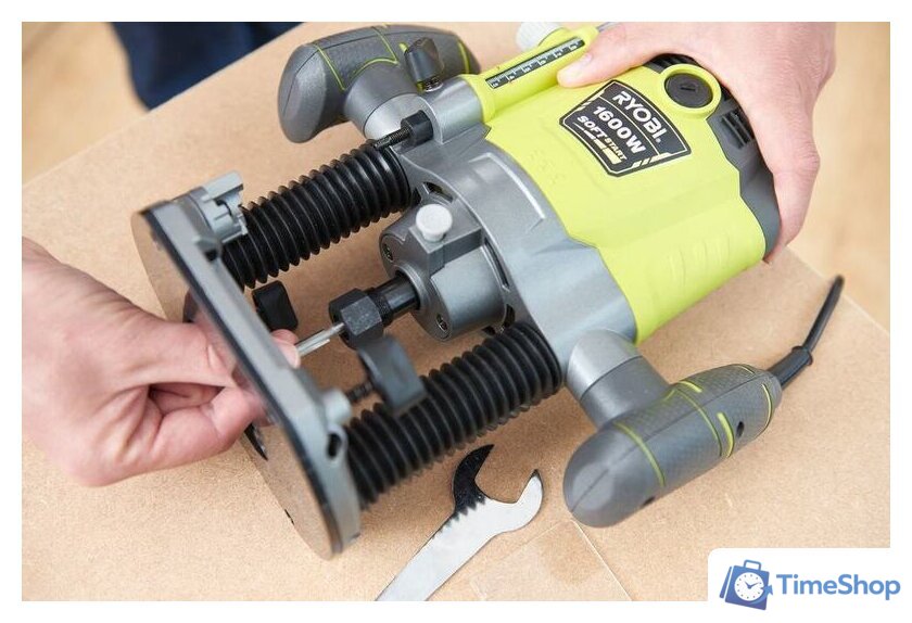 Вертикальный фрезер Ryobi RRT1600-K 5133004796 - Изображение №10 — Интернет-магазин Time-Shop