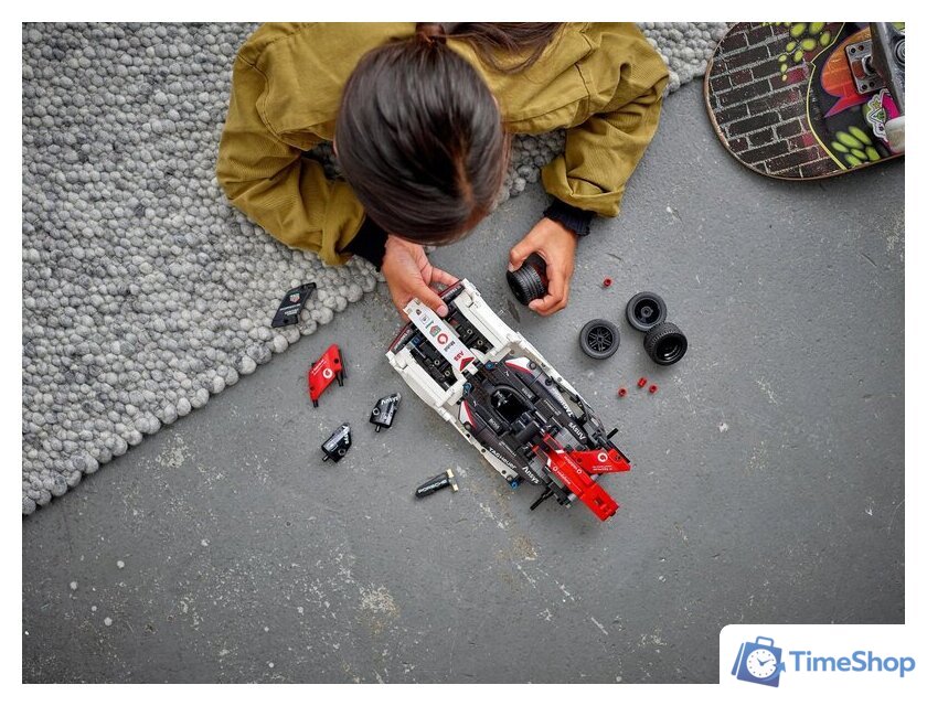 Конструктор LEGO Technic 42137 Formula E Porsche 99X Electric - Изображение №5 — Интернет-магазин Time-Shop