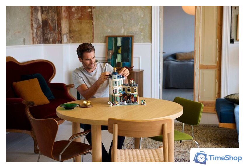 Конструктор LEGO Icons 11371 Торговая улица - Изображение №10 — Интернет-магазин Time-Shop