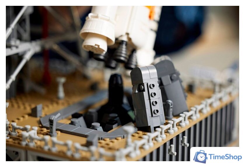 Конструктор LEGO Icons 10341 Космическая пусковая система NASA Artemis - Изображение №13 — Интернет-магазин Time-Shop