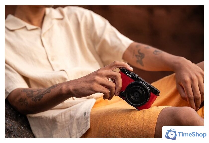 Беззеркальный фотоаппарат Panasonic Lumix S9 Body (красный) - Изображение №4 — Интернет-магазин Time-Shop