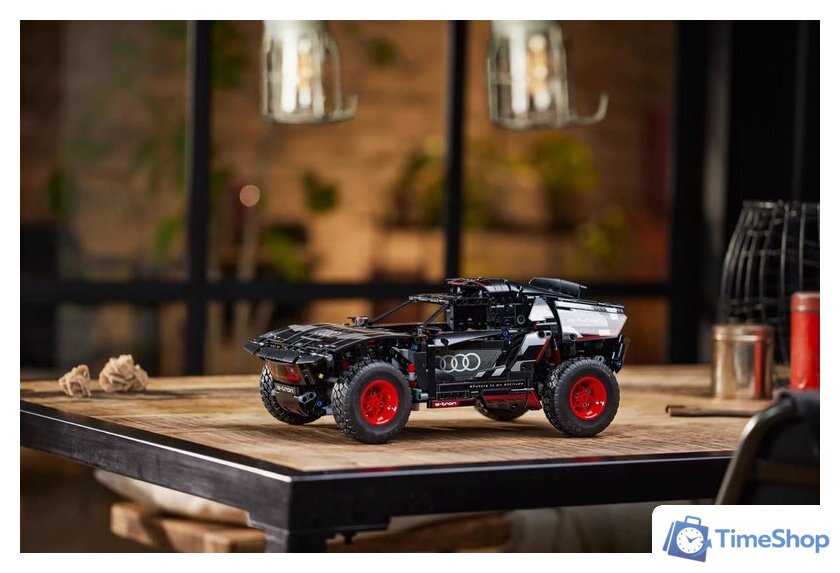 Конструктор LEGO Technic 42160 Audi RS Q e-tron - Изображение №10 — Интернет-магазин Time-Shop