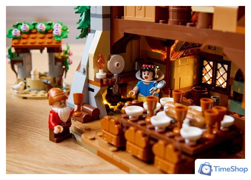 Конструктор LEGO Disney 43242 Домик Белоснежки и семи гномов - Изображение №13 — Интернет-магазин Time-Shop