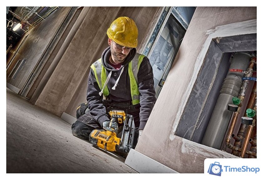 Гвоздезабиватель DeWalt DCN660D2 (с 2-мя АКБ, кейс) - Изображение №3 — Интернет-магазин Time-Shop