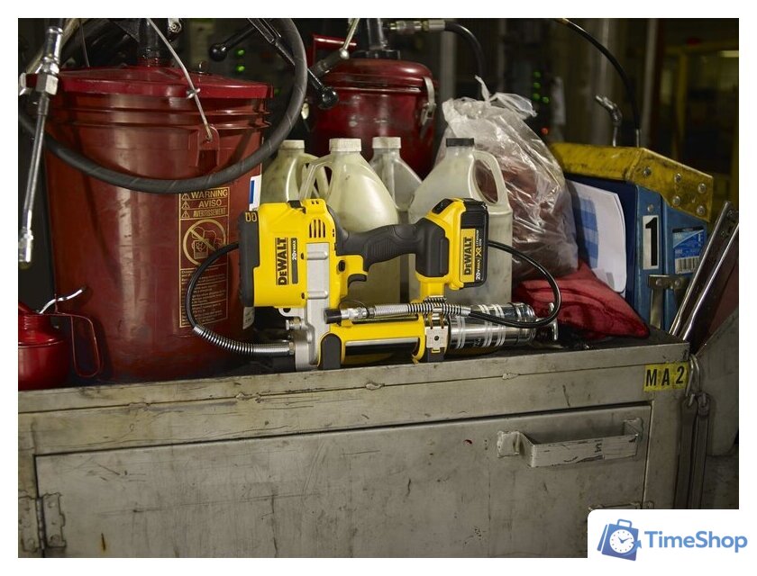 Шприц для смазки DeWalt DCGG571M1 (с 1-им АКБ, кейс) - Изображение №8 — Интернет-магазин Time-Shop