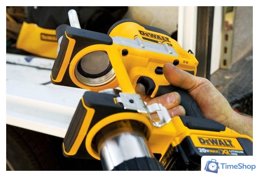 Шприц для смазки DeWalt DCGG571M1 (с 1-им АКБ, кейс) - Изображение №15 — Интернет-магазин Time-Shop