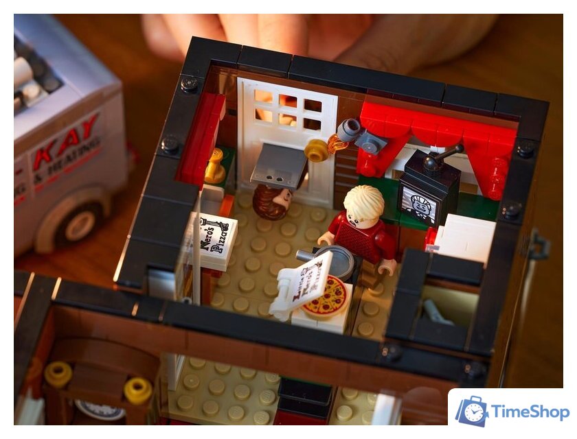 Конструктор LEGO Ideas 21330 Один дома - Изображение №49 — Интернет-магазин Time-Shop