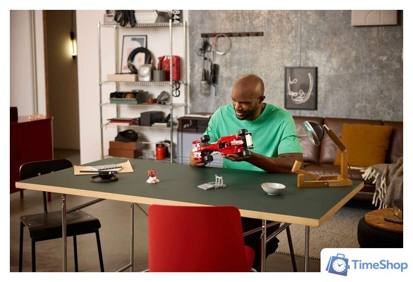 Конструктор LEGO Icons 11375 Ferrari F2004 & Michael Schumacher - Изображение №8 — Интернет-магазин Time-Shop