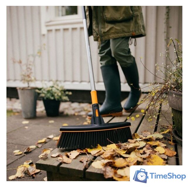 Метла Fiskars 1077115 - Изображение №4 — Интернет-магазин Time-Shop