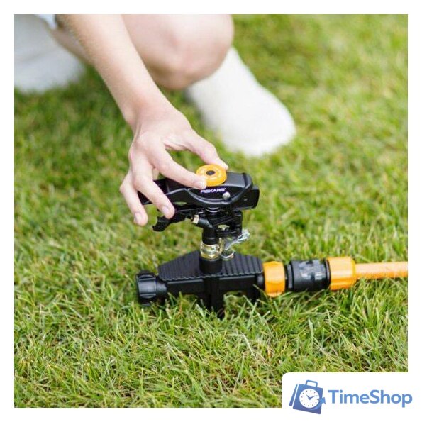 Распылитель Fiskars Импульсный на колесиках 1023656 - Изображение №4 — Интернет-магазин Time-Shop