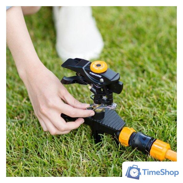 Распылитель Fiskars Импульсный на колесиках 1023656 - Изображение №5 — Интернет-магазин Time-Shop