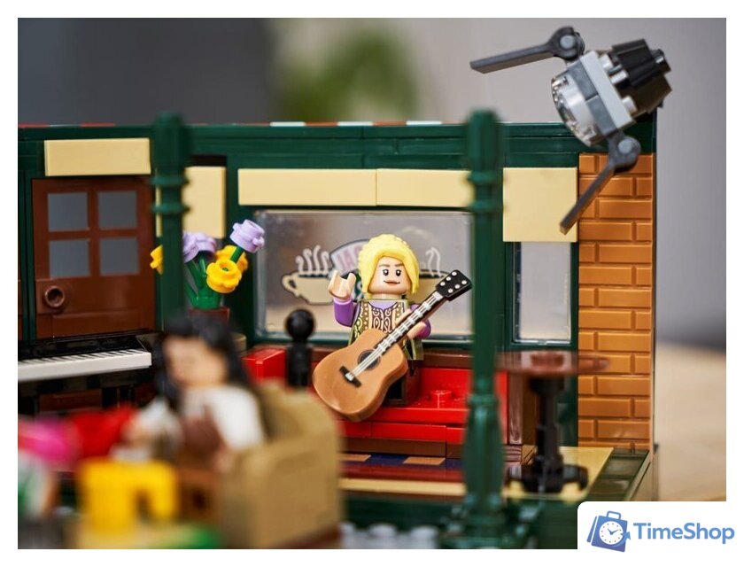 Конструктор LEGO Ideas 21319 Центральная кофейня - Изображение №18 — Интернет-магазин Time-Shop