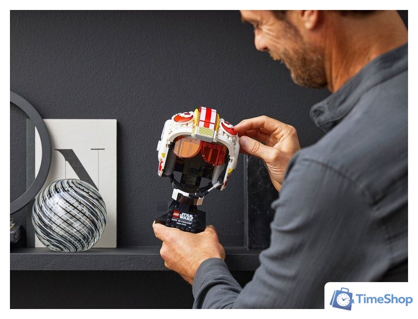 Конструктор LEGO Star Wars 75327 Шлем Люка Скайуокера (Красный-5) - Изображение №6 — Интернет-магазин Time-Shop