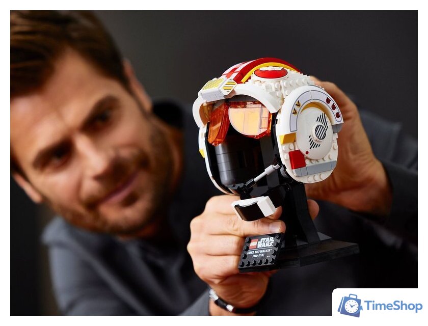 Конструктор LEGO Star Wars 75327 Шлем Люка Скайуокера (Красный-5) - Изображение №3 — Интернет-магазин Time-Shop