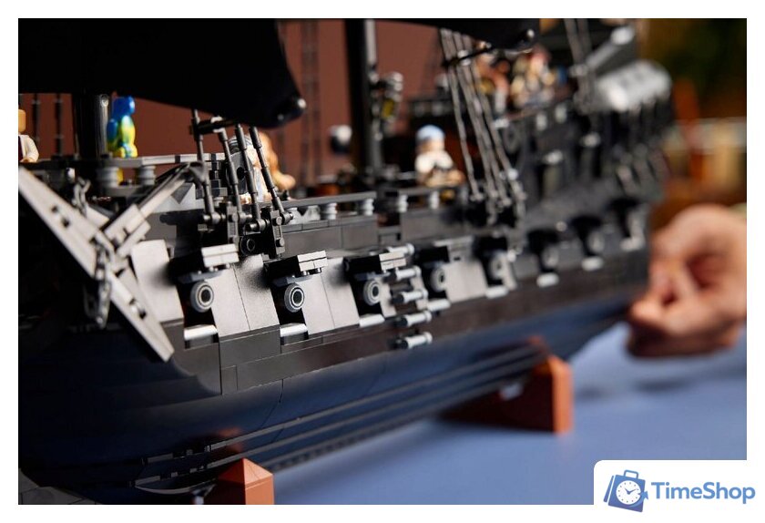 Конструктор LEGO Icons 10365 Пираты Карибского моря: Черная жемчужина - Изображение №17 — Интернет-магазин Time-Shop