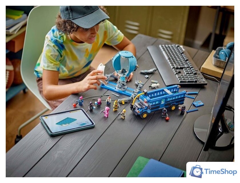 Конструктор LEGO Fortnite 77073 Боевой автобус - Изображение №8 — Интернет-магазин Time-Shop