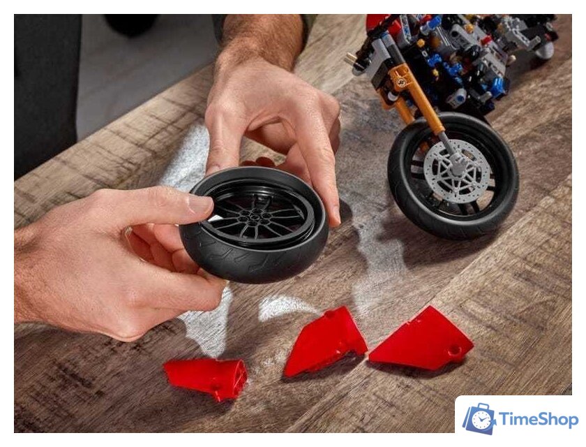 Конструктор LEGO Technic 42107 Ducati Panigale V4 R - Изображение №12 — Интернет-магазин Time-Shop