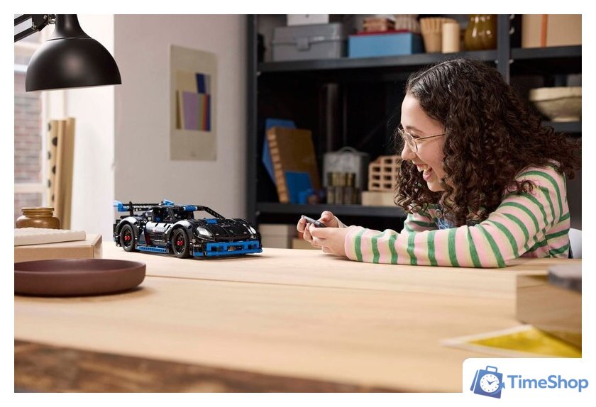 Конструктор LEGO Technic 42176 Porsche GT4 e-Performance - Изображение №7 — Интернет-магазин Time-Shop