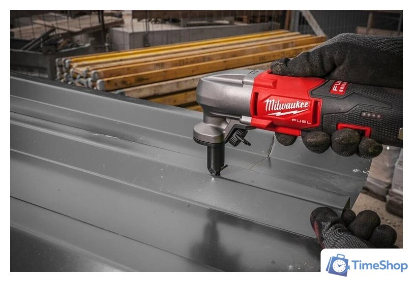 Высечные электрические ножницы Milwaukee M12 FNB16-402X 4933479619 (с 2-мя АКБ, кейс) - Изображение №3 — Интернет-магазин Time-Shop