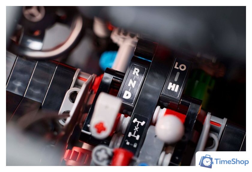 Конструктор LEGO Technic 42177 Профессиональная линейка Mercedes-Benz G500 - Изображение №12 — Интернет-магазин Time-Shop