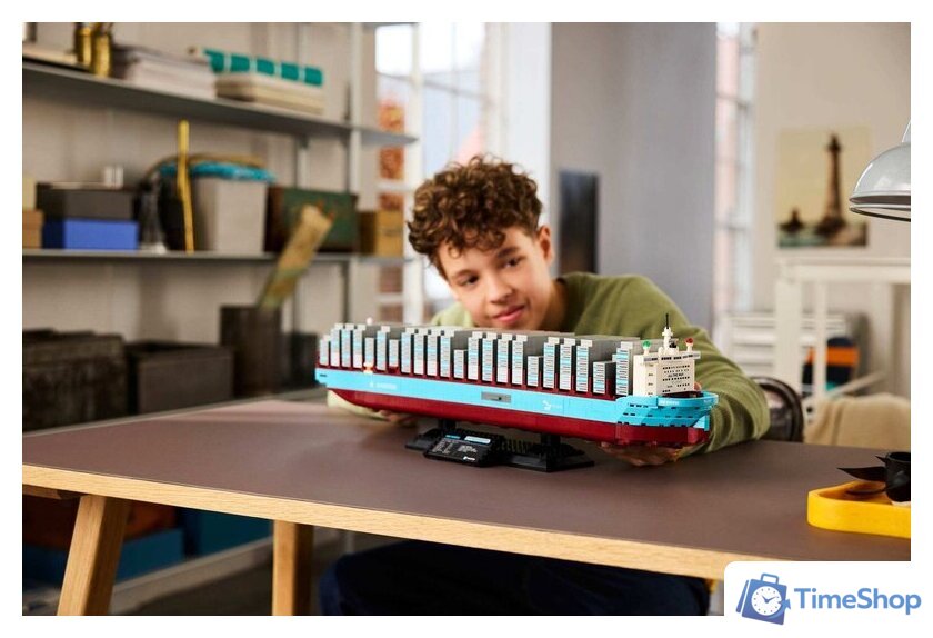 Конструктор LEGO 40955 Контейнеровоз Maersk с двухтопливным двигателем - Изображение №9 — Интернет-магазин Time-Shop