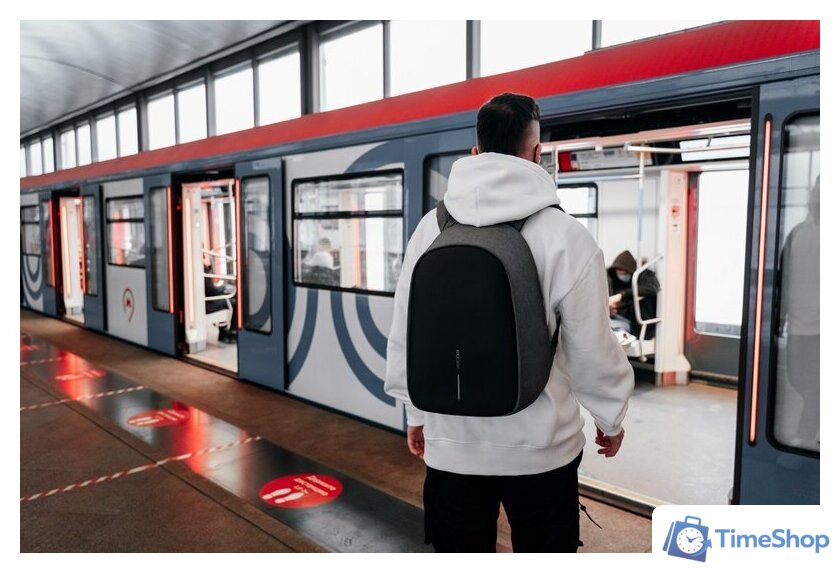 Городской рюкзак XD Design Bobby Hero Regular (серый) - Изображение №27 — Интернет-магазин Time-Shop