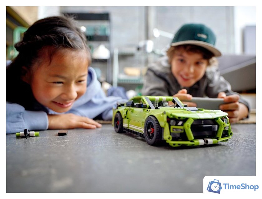 Конструктор LEGO Technic 42138 Ford Mustang Shelby GT500 - Изображение №3 — Интернет-магазин Time-Shop