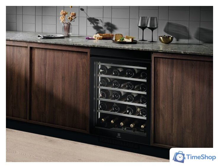 Винный шкаф Electrolux EWUS040B8B - Изображение №6 — Интернет-магазин Time-Shop