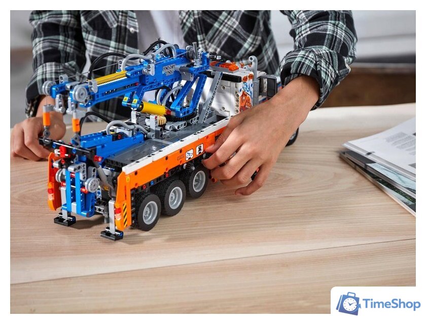 Конструктор LEGO Technic 42128 Грузовой эвакуатор - Изображение №30 — Интернет-магазин Time-Shop