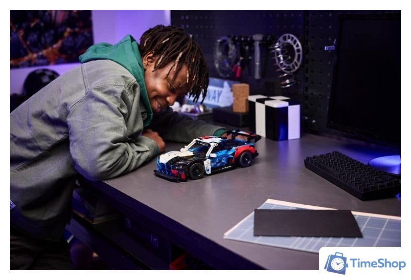 Конструктор LEGO Technic 42226 BMW M4 GT3 EVO Race Car - Изображение №7 — Интернет-магазин Time-Shop