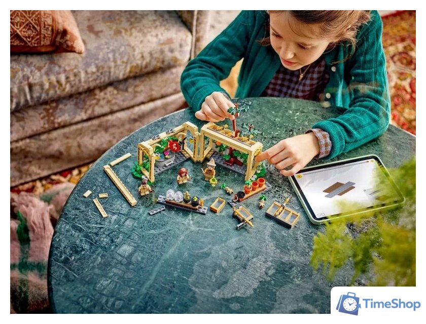 Конструктор LEGO Harry Potter Замок Хогвартс: Класс Гербологии 76445 - Изображение №10 — Интернет-магазин Time-Shop