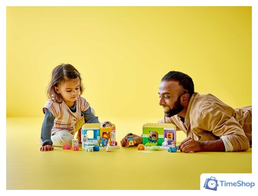 Конструктор LEGO Duplo 10992 Жизнь в Детском саду - Изображение №7 — Интернет-магазин Time-Shop