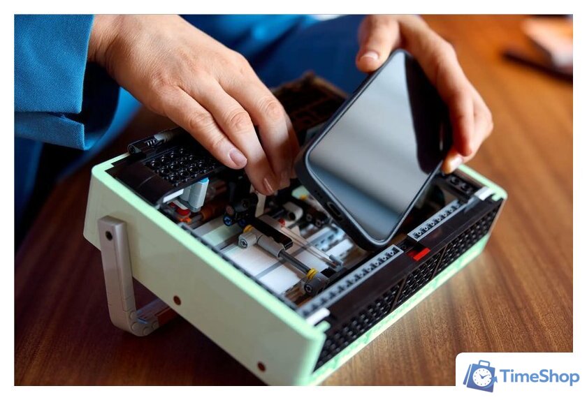 Конструктор LEGO Icons 10334 Радио в стиле ретро - Изображение №11 — Интернет-магазин Time-Shop