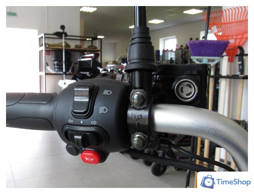 Электроскутер Yakama AP-H0003G (черный) - Изображение №6 — Интернет-магазин Time-Shop