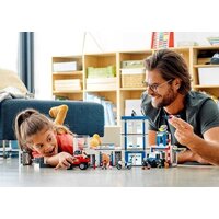 Конструктор LEGO City 60246 Полицейский участок - Превью изображения №10 — Интернет-магазин Time-Shop