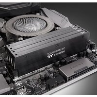 Оперативная память Thermaltake Toughram RC 2x8GB DDR4 PC4-28800 RA24D408GX2-3600C18A - Превью изображения №5 — Интернет-магазин Time-Shop