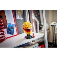 Конструктор LEGO Editions 43022 Шлем Льюиса Хэмилтона команды Scuderia Ferrari HP - Превью изображения №9 — Интернет-магазин Time-Shop