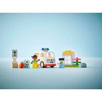 Конструктор LEGO Duplo Скорая помощь и водитель 10447 - Превью изображения №9 — Интернет-магазин Time-Shop
