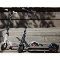 Электросамокат Xiaomi Mi Electric Scooter 3 BHR4853GL (gravity gray) - Превью изображения №8 — Интернет-магазин Time-Shop