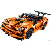 Конструктор LEGO Technic 42093 Chevrolet Corvette ZR1 - Превью изображения №4 — Интернет-магазин Time-Shop
