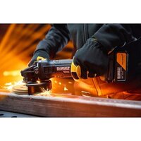  DeWalt DCK3222MP2T-QW (шуруповерт, гайковерт, болгарка, 2 АКБ, кейс) - Превью изображения №4 — Интернет-магазин Time-Shop