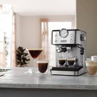 Рожковая кофеварка DeLonghi Classic EM450.M - Превью изображения №3 — Интернет-магазин Time-Shop