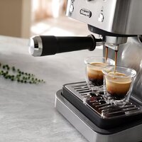 Рожковая кофеварка DeLonghi Classic EM450.M - Превью изображения №4 — Интернет-магазин Time-Shop