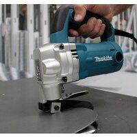 Листовые электрические ножницы Makita JS3201J - Превью изображения №2 — Интернет-магазин Time-Shop