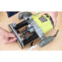 Вертикальный фрезер Ryobi RRT1600-K 5133004796 - Превью изображения №10 — Интернет-магазин Time-Shop